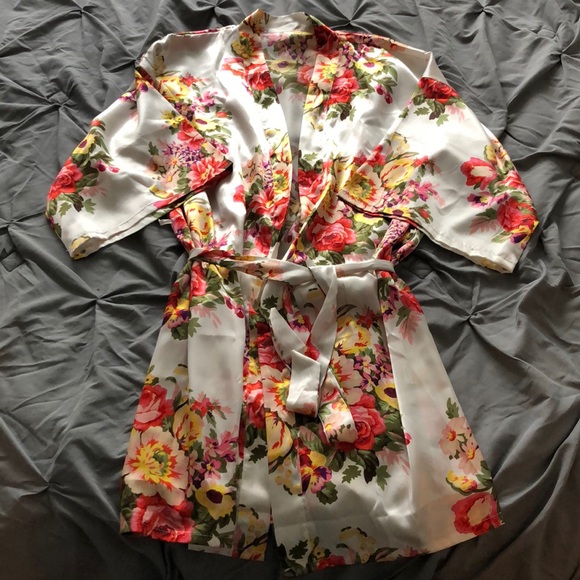Other - Silk Style Robe Other - Silk Style Robe